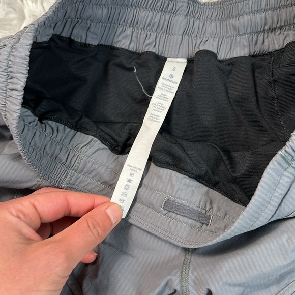 Lululemon Hotty Hot Short II *2.5" - Picture 2 of 5